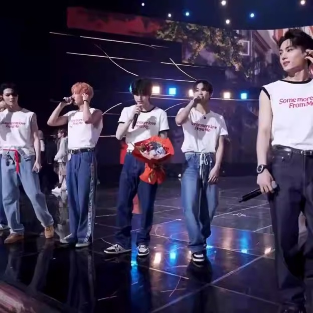 ENHYPEN Romance Untold concert merch-inspired T-shirt