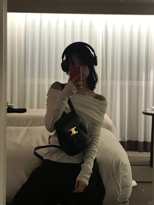 Babymonster Ahyeon Off-Shoulder Knit Sweater 