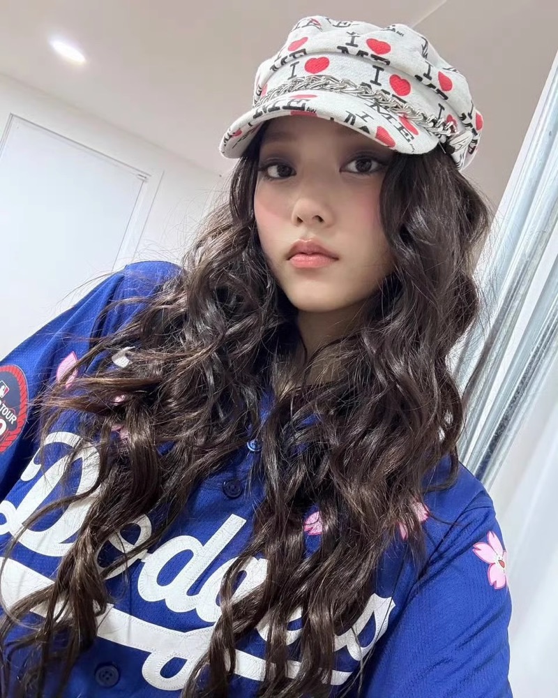 Custom HANNI & HAERIN 2025 Tokyo Dodgers Sakura Jersey – NEWJEANS Kpop Idol Inspired Baseball Jacket