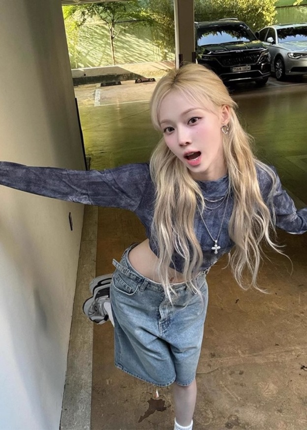 Aespa Winter -Vintage Washed Denim Shorts Pants