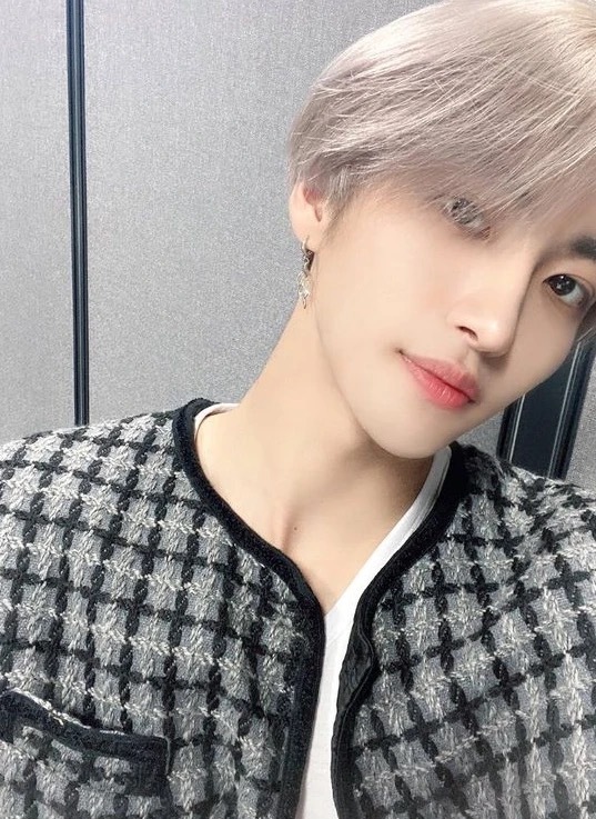 ATEEZ Seonghwa Inspired Grey Tweed Plaid Loose Jacket |