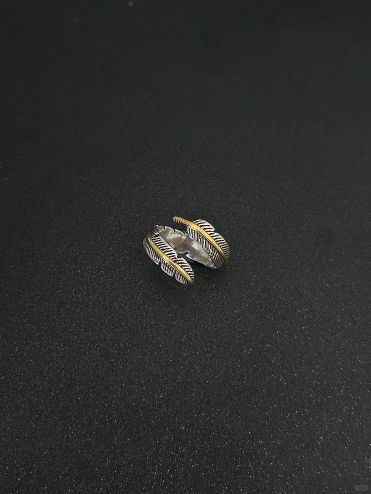 Cortis Keonho Inspired Vintage Feather Open Ring
