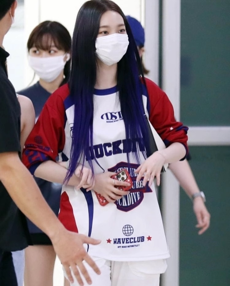 aespa Karina Inspired Retro Jersey Style Long Sleeve Tee 