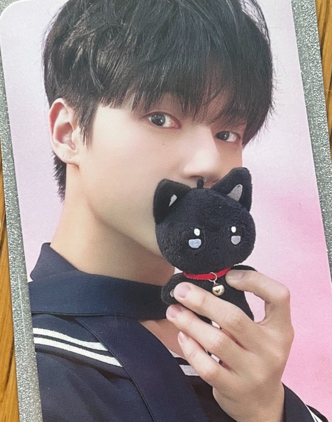 ATEEZ same flash keychain doll charm