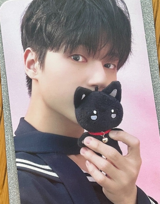 ATEEZ same flash keychain doll charm