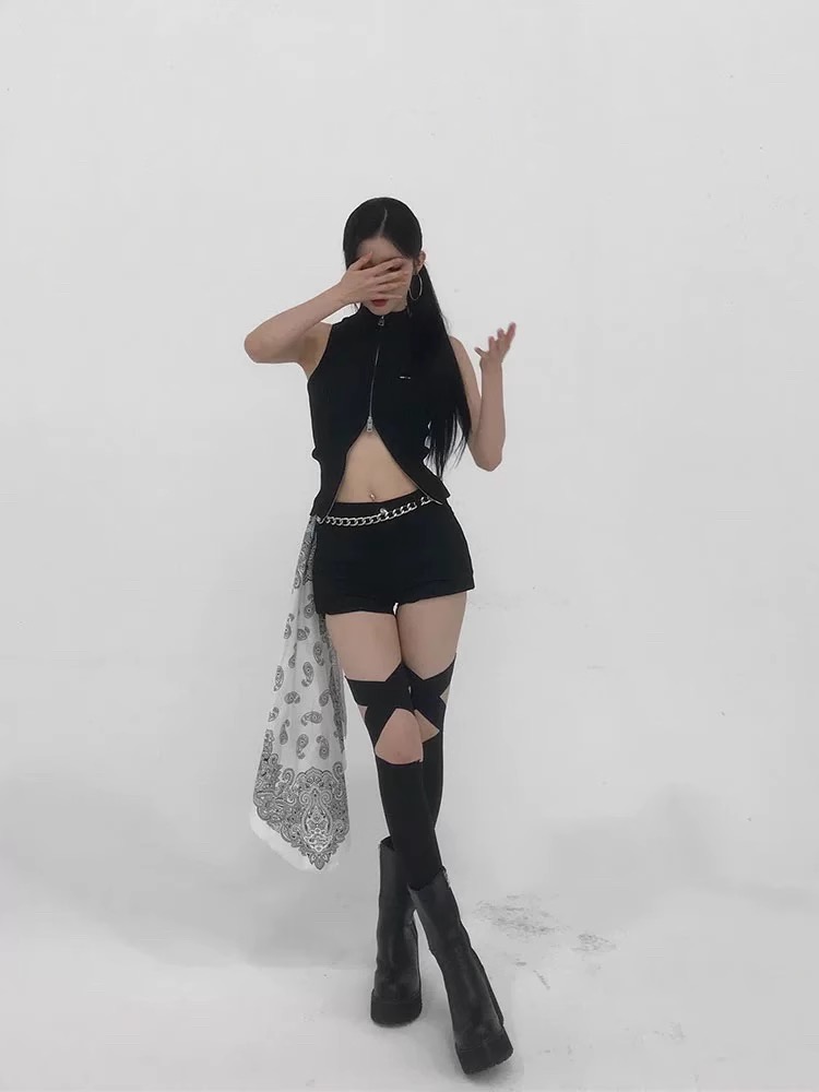 Babymonster ASA-Black Zip Top Chain Shorts Set 