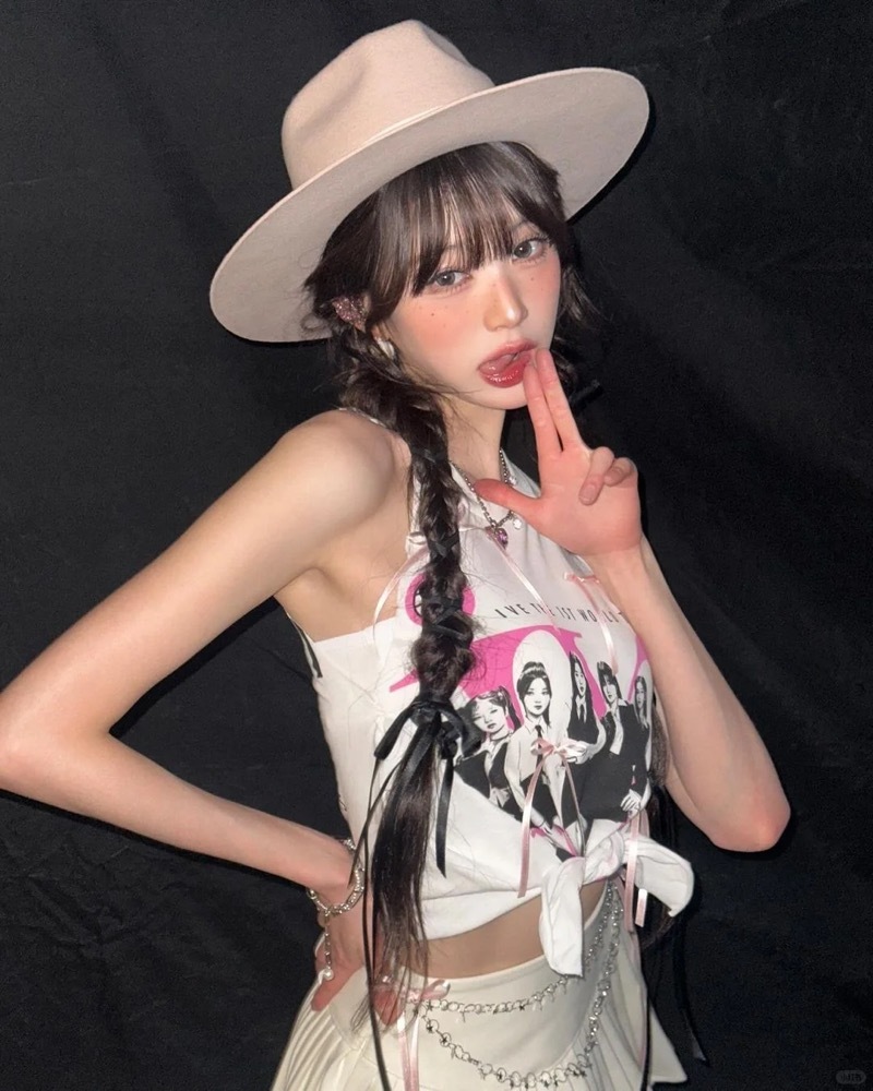 IVE WonYoung-White Vest Pleated Skirt Suit