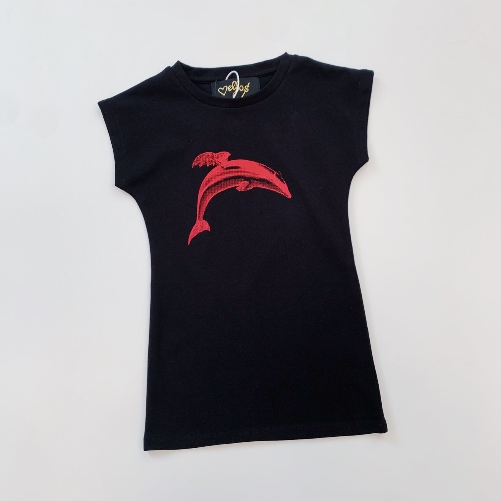 BLACKPINK Jennie Dolphin Print Fitted Crop Tee 