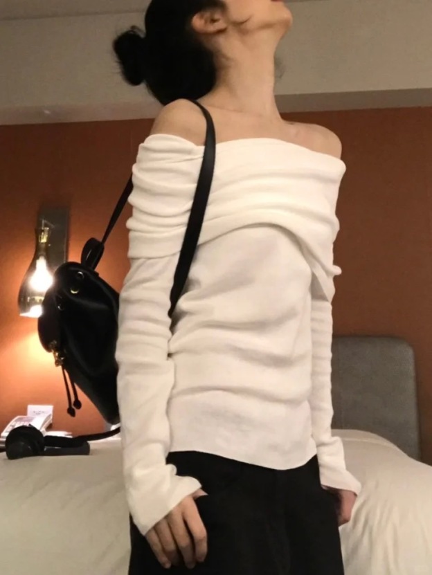 Babymonster Ahyeon Off-Shoulder Knit Sweater 