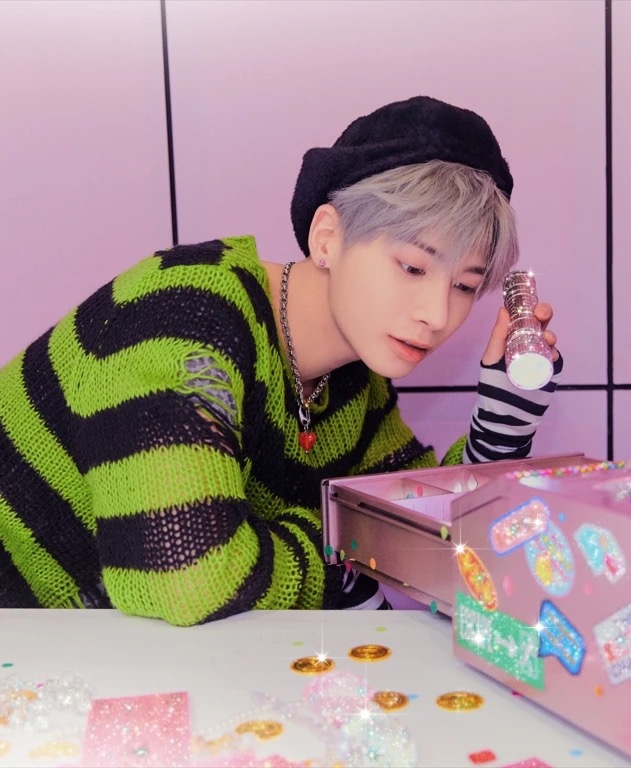 TXT Taehyun Green Black inspired Ragged Loose Sweater