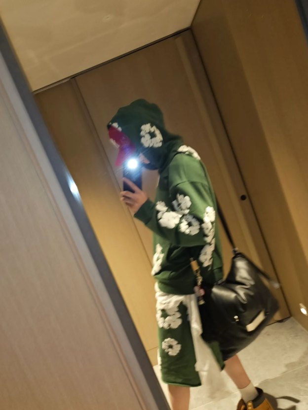 Enhypen Niki Inspired Cotton Wreath Sweatshirt Set