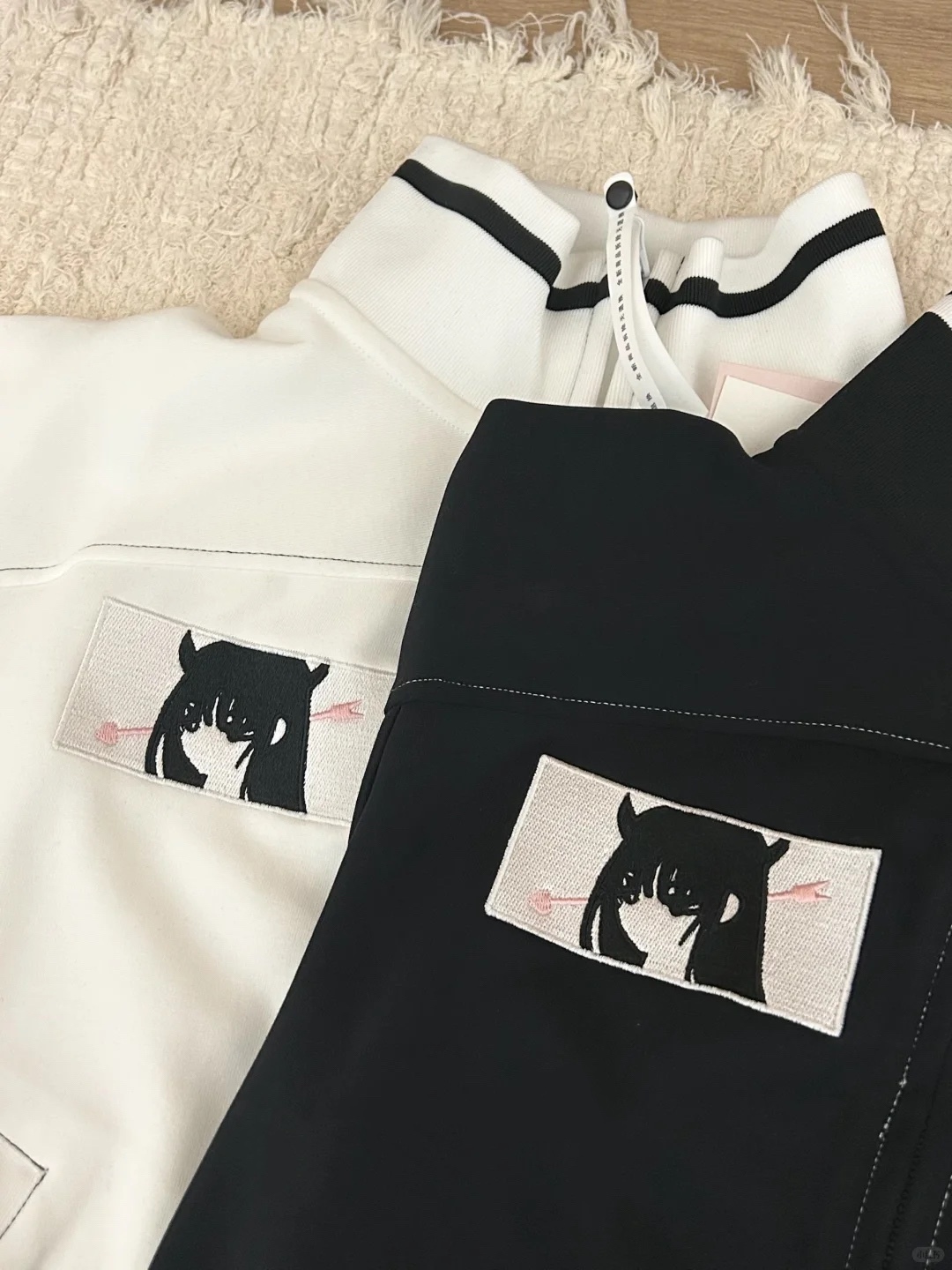 Hearts2hearts Focus Inspired Cropped Anime Graphic Zip-Up Jacket
