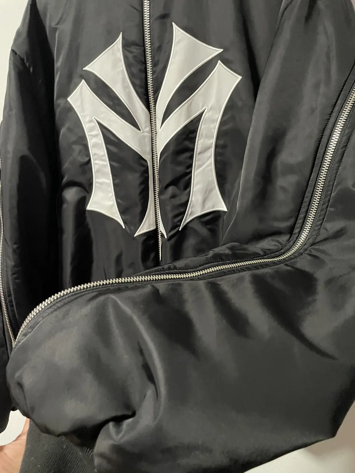 Cortis&Enhypen&Seventeen&Straykids Inspired M Logo Bomber Jacket