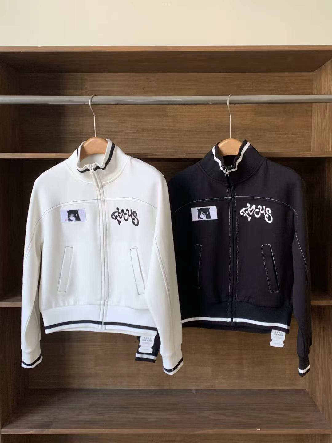 Hearts2hearts Focus Inspired Cropped Anime Graphic Zip-Up Jacket