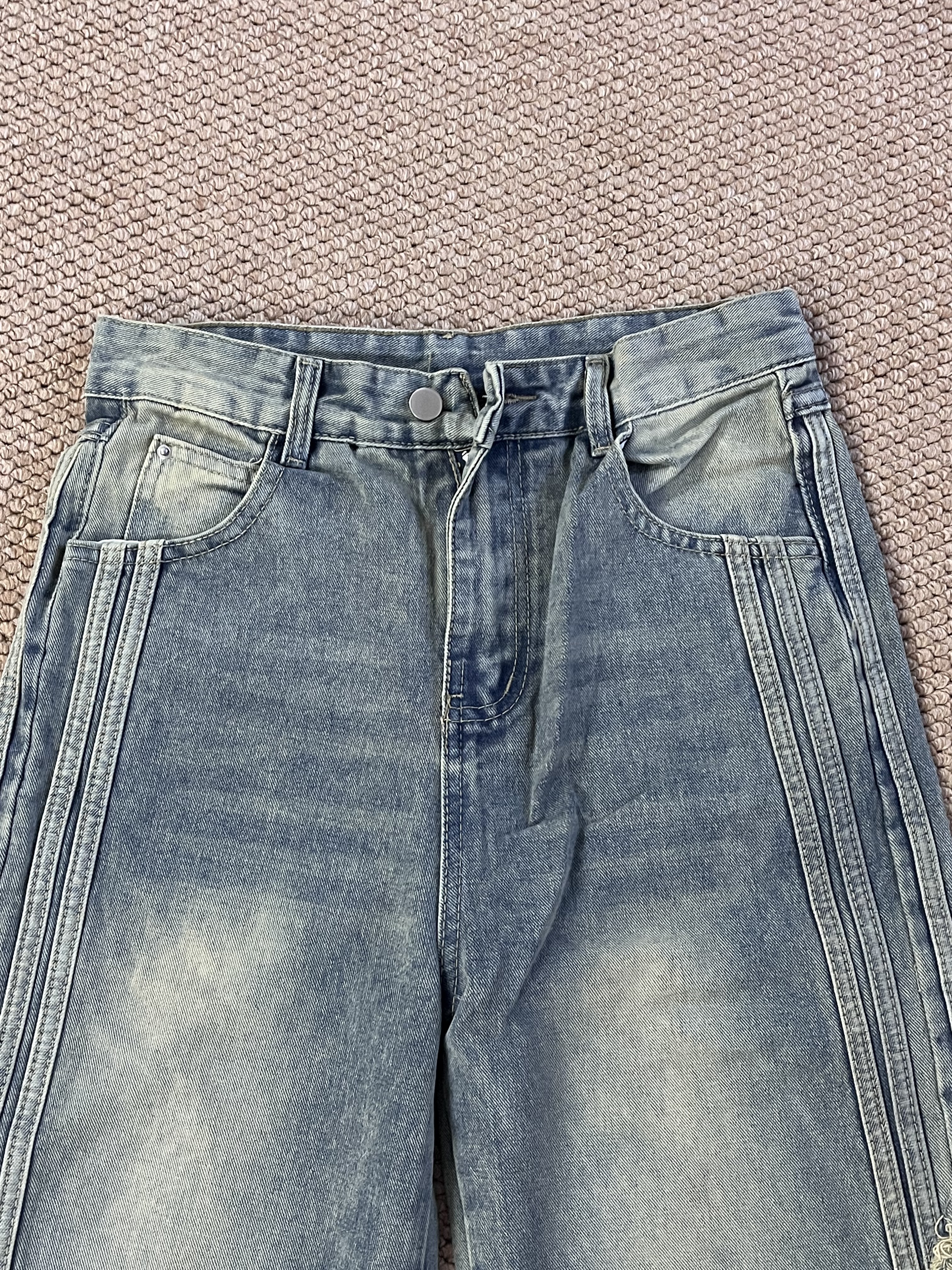 Star patches denim jeans pant-Twice Dahyun