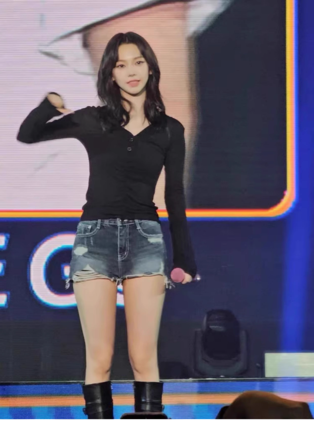 Aespa Karina Inspired Black Knit Tee