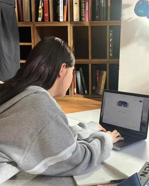 IVE Rei&I-DLE Miyeon Inspired Lace Trim Hooded Zip-Up Sweatshirt