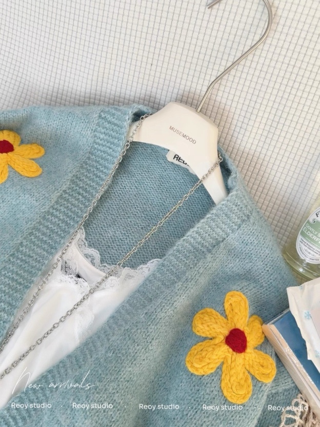 Aespa Winter Inspired Flower Sweater