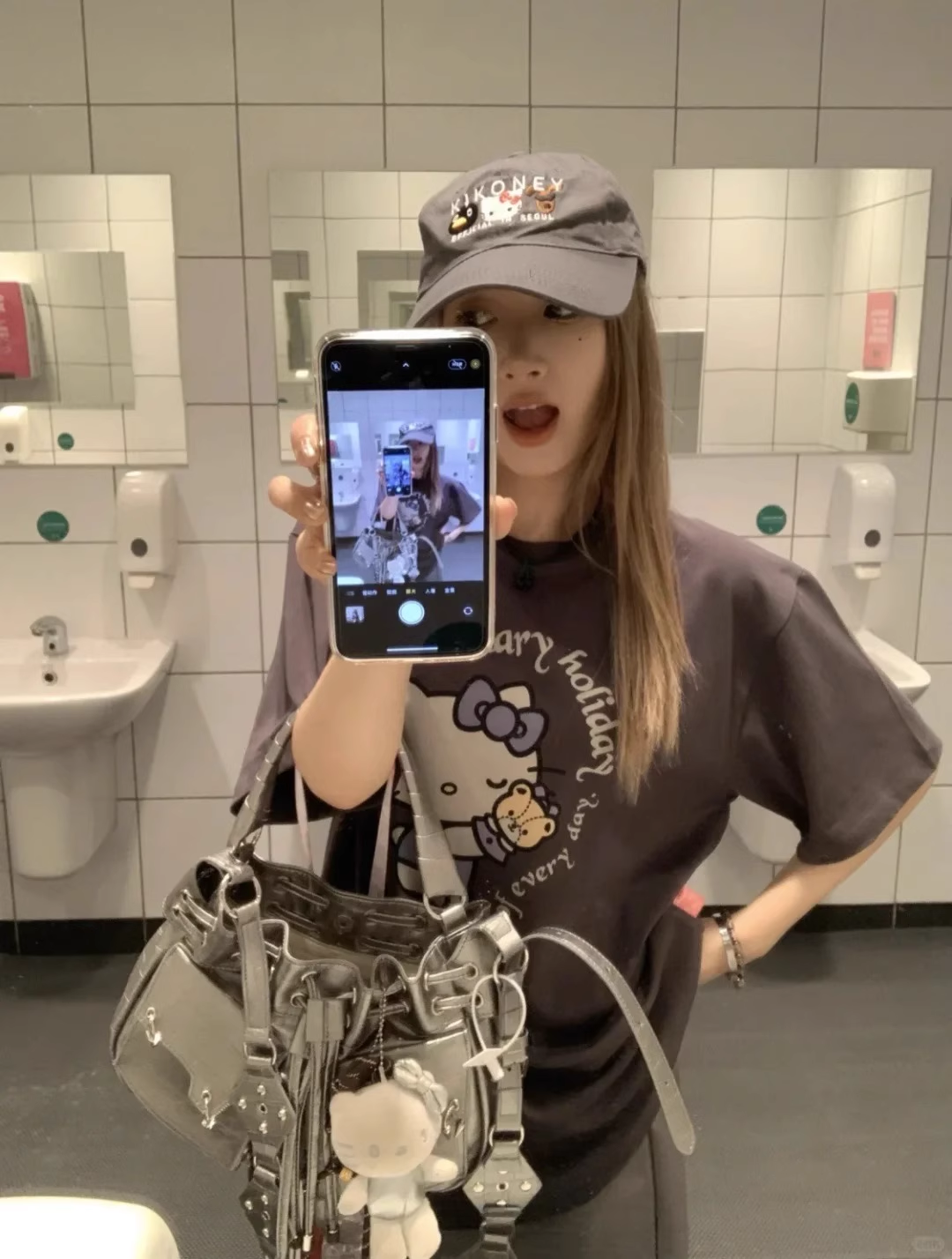 Blackpink Jisoo Inspired Hello Kitty T-Shirt