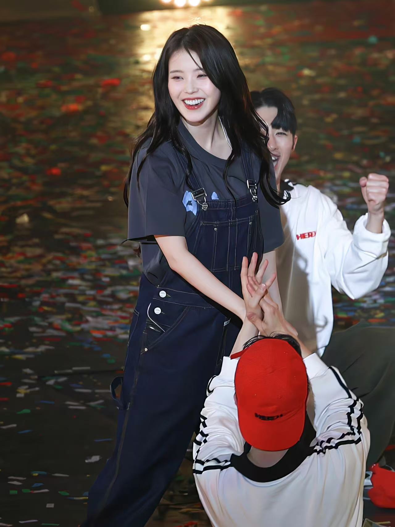 IU x Blackpink Jennie Inspired Doodle Puppy Tee