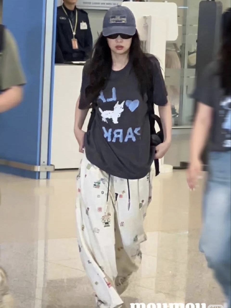 IU x Blackpink Jennie Inspired Doodle Puppy Tee