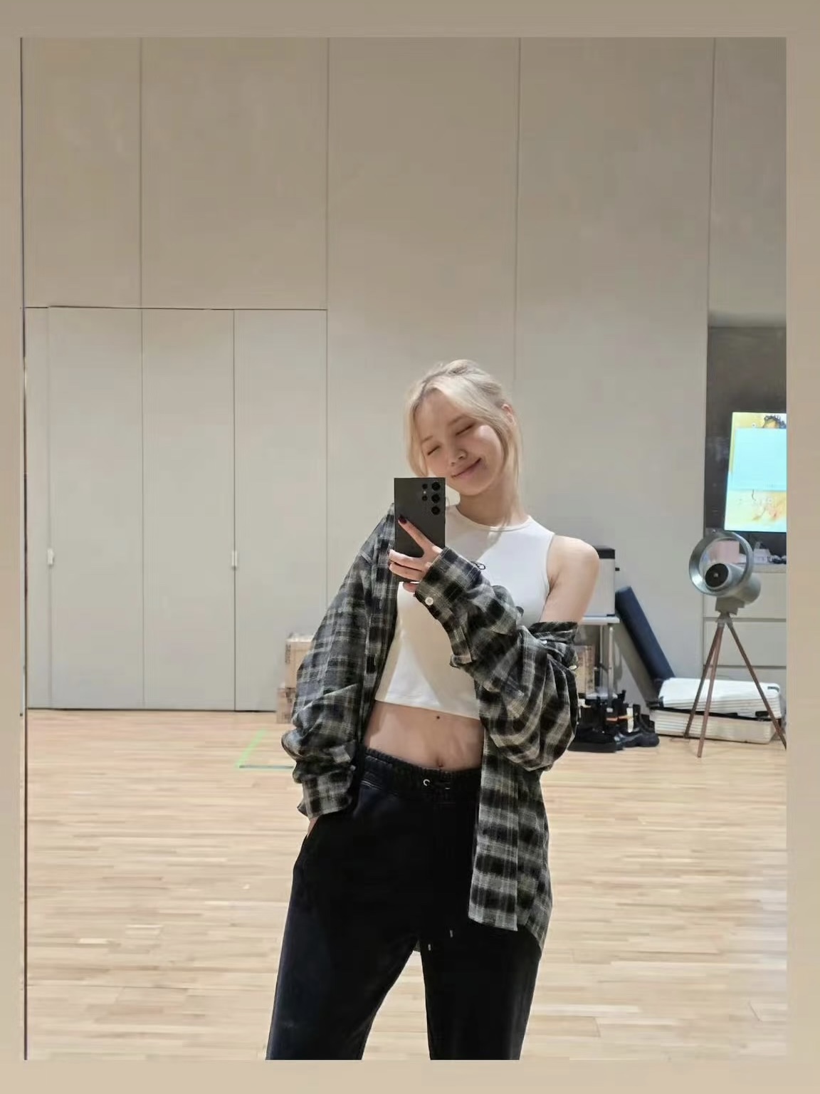 LE SSERAFIM Chaewon Inspired Plaid Shirt