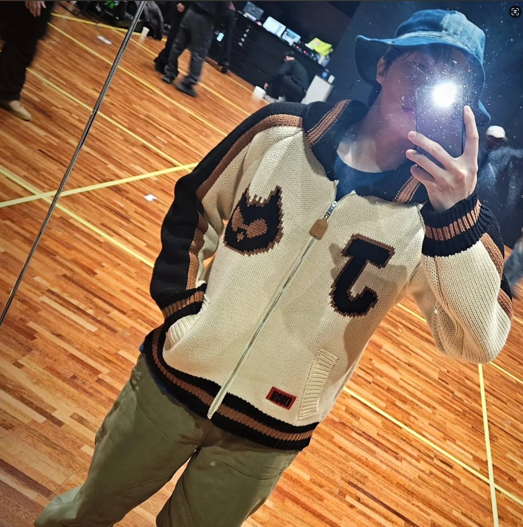 BTS J-HOPE 'Hope on the Stage‘  Tour Cowichan Cardigan