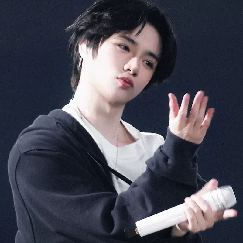 TXT 2025 WORLD TOUR ACT PROMISE JAPAN OFF INSPIRED ZIP-UP HOODIE