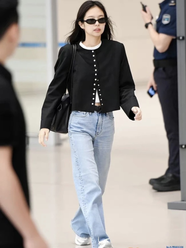 Blackpink Jennie Inspired Black Round-Neck Cropped Jacket