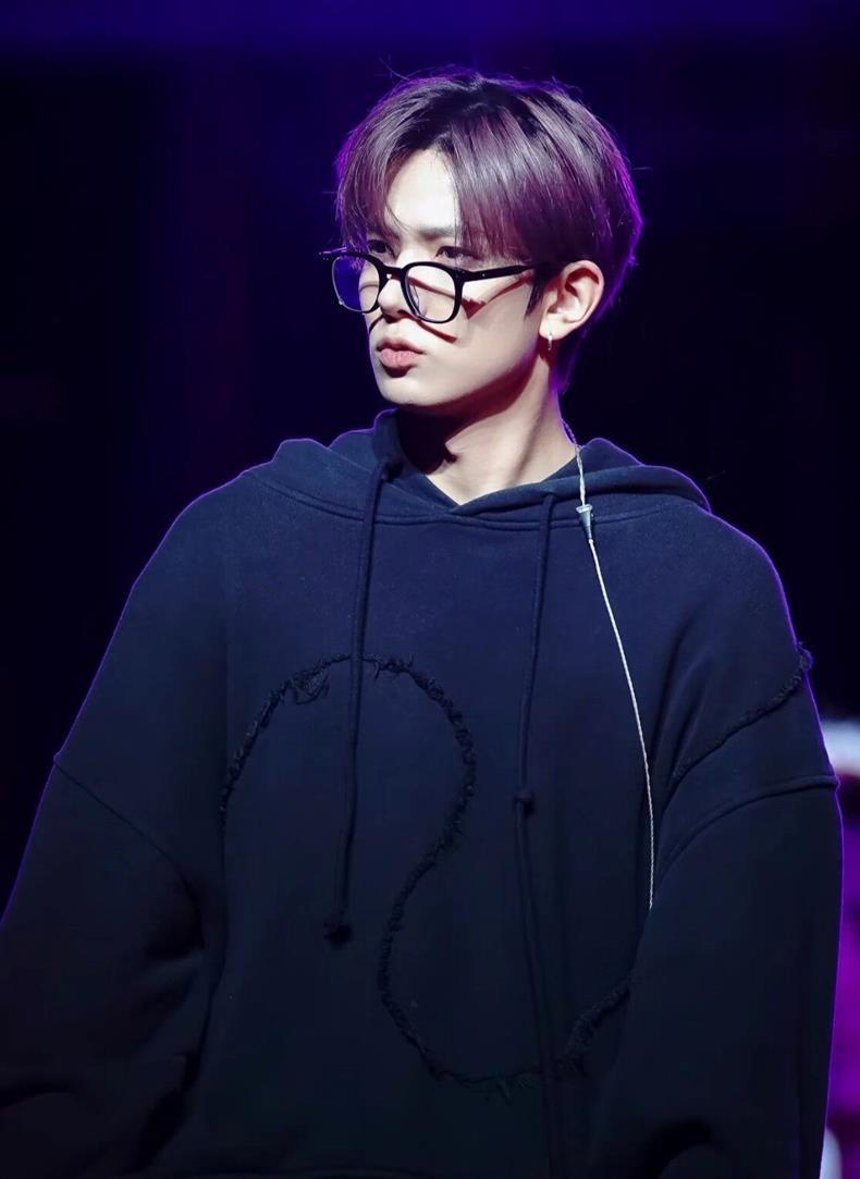 Heeseung Evan Inspired Black Swirl Washed Oversized Hooded Sweatshirt
