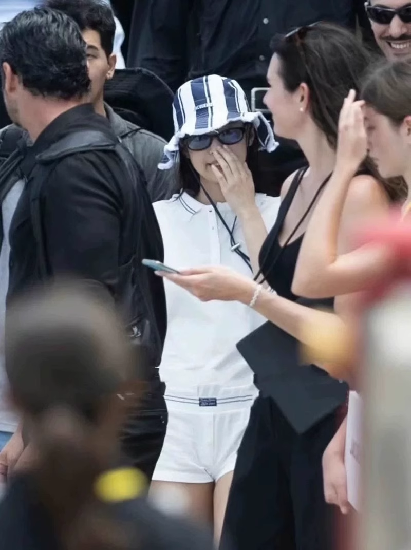 Blackpink Jennie White Polo Shirt Shorts Set