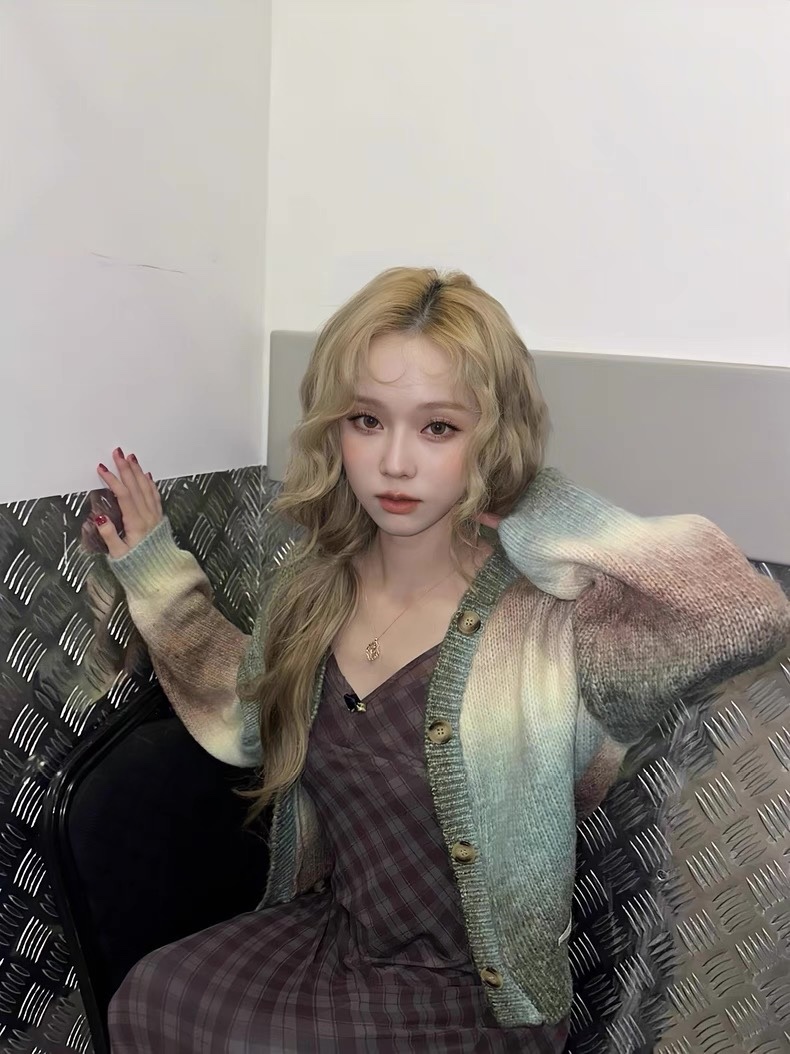 Aespa Winter Inspired Gradient Knit Cardigan