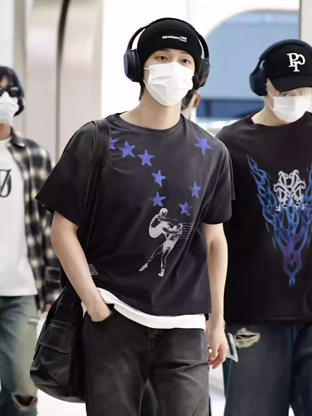 TXT Yeonjun&Cortis James Inspired Blue Star Boxing Print Distressed Tee