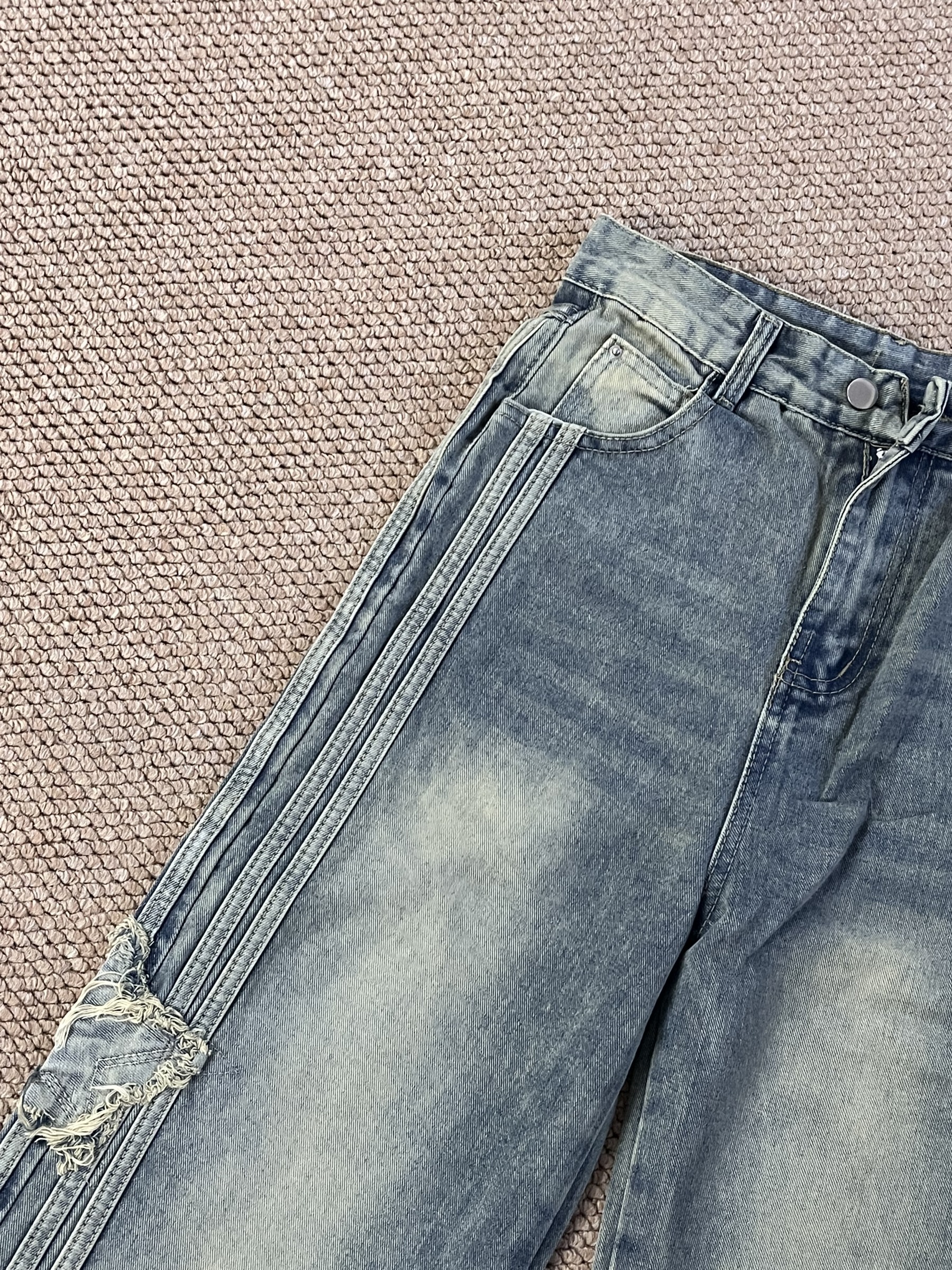 Star patches denim jeans pant-Twice Dahyun