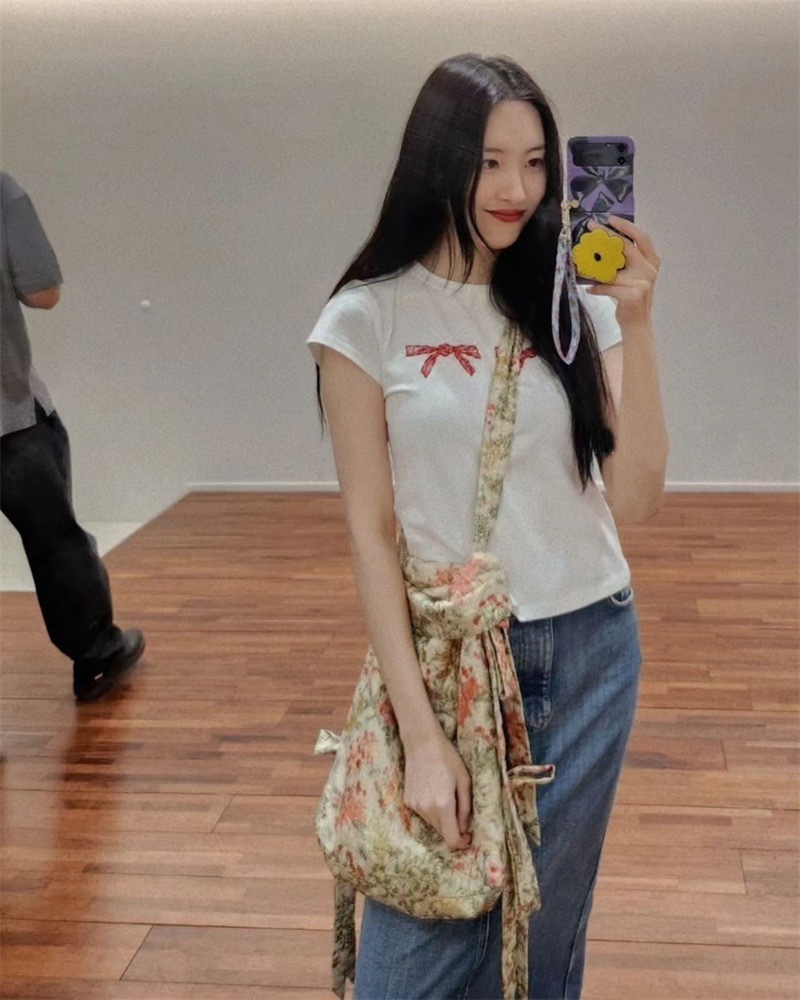 Sunmi & IVE Rei Inspired Red Bow Embroidered Tee