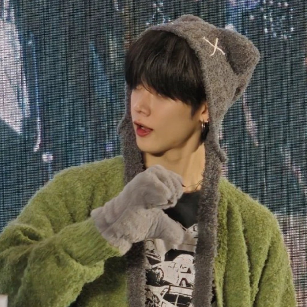 TXT YEONJUN Instagram Same Style Bear Ear Knit Hat
