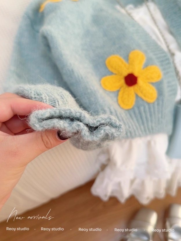 Aespa Winter Inspired Flower Sweater