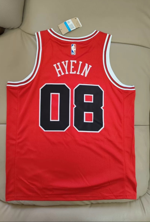 NEWJEANS HYEIN customized Chicago Bulls Jersey