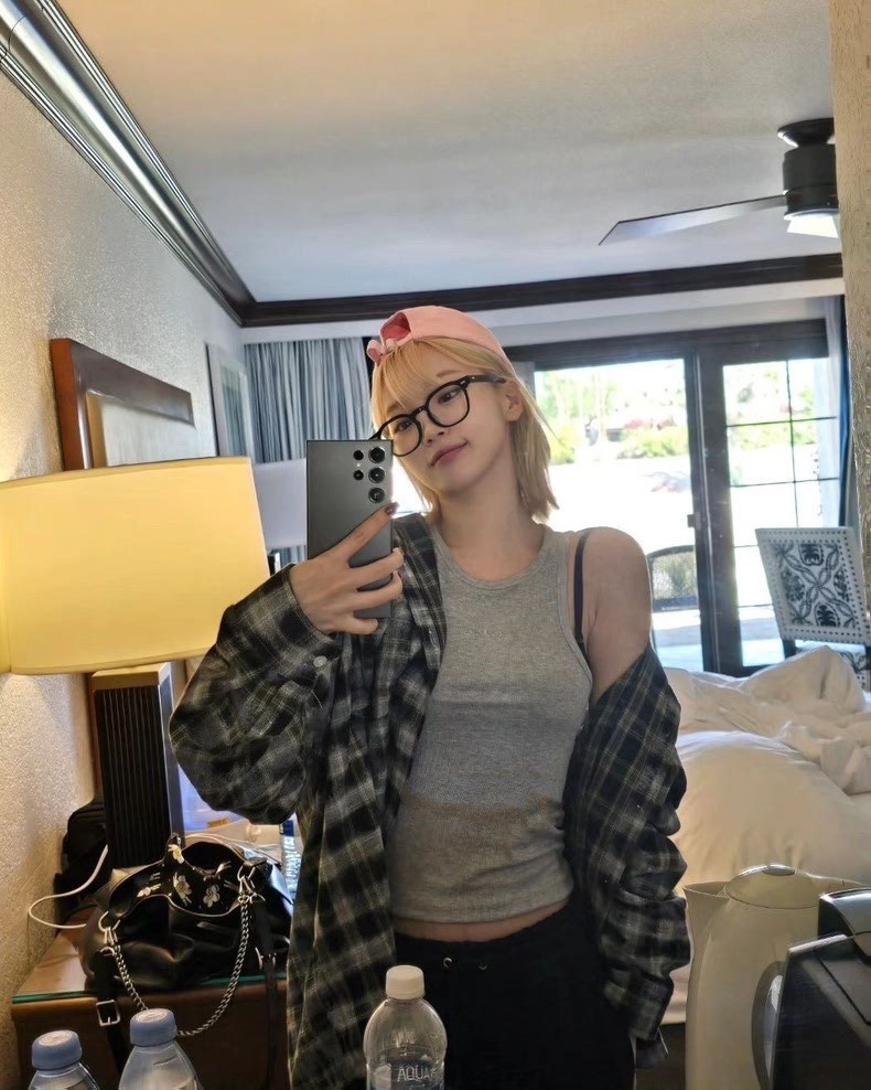 LE SSERAFIM Chaewon Inspired Plaid Shirt