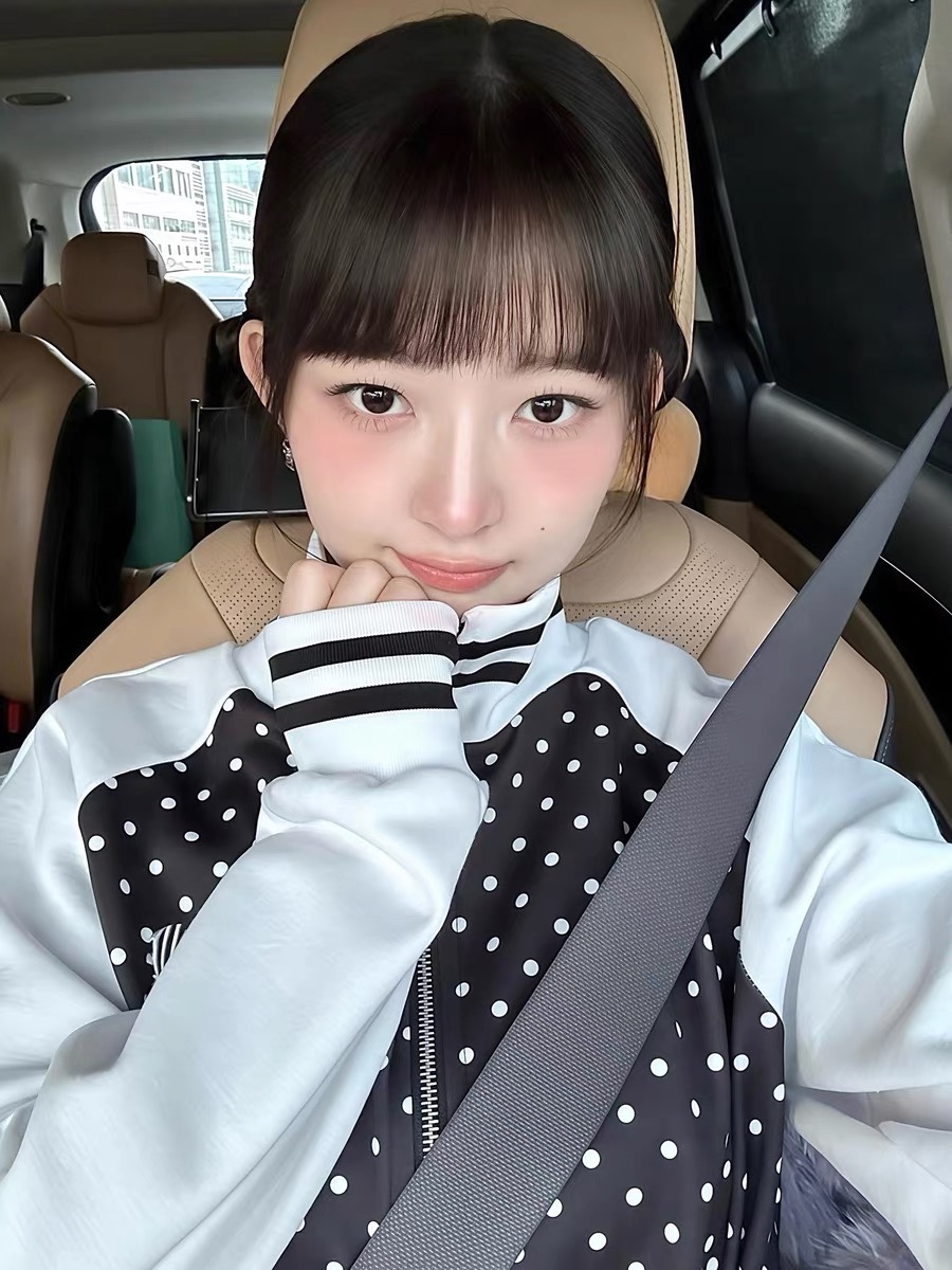 IVE Rei Inspired Polka Dot Zip-up Jacket