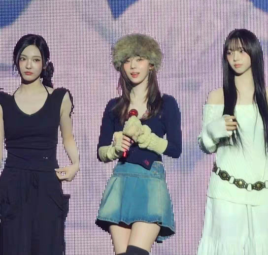 Aespa Ningning Inspired Sleeveless One-shoulder Top Low-rise Cargo Pants Set