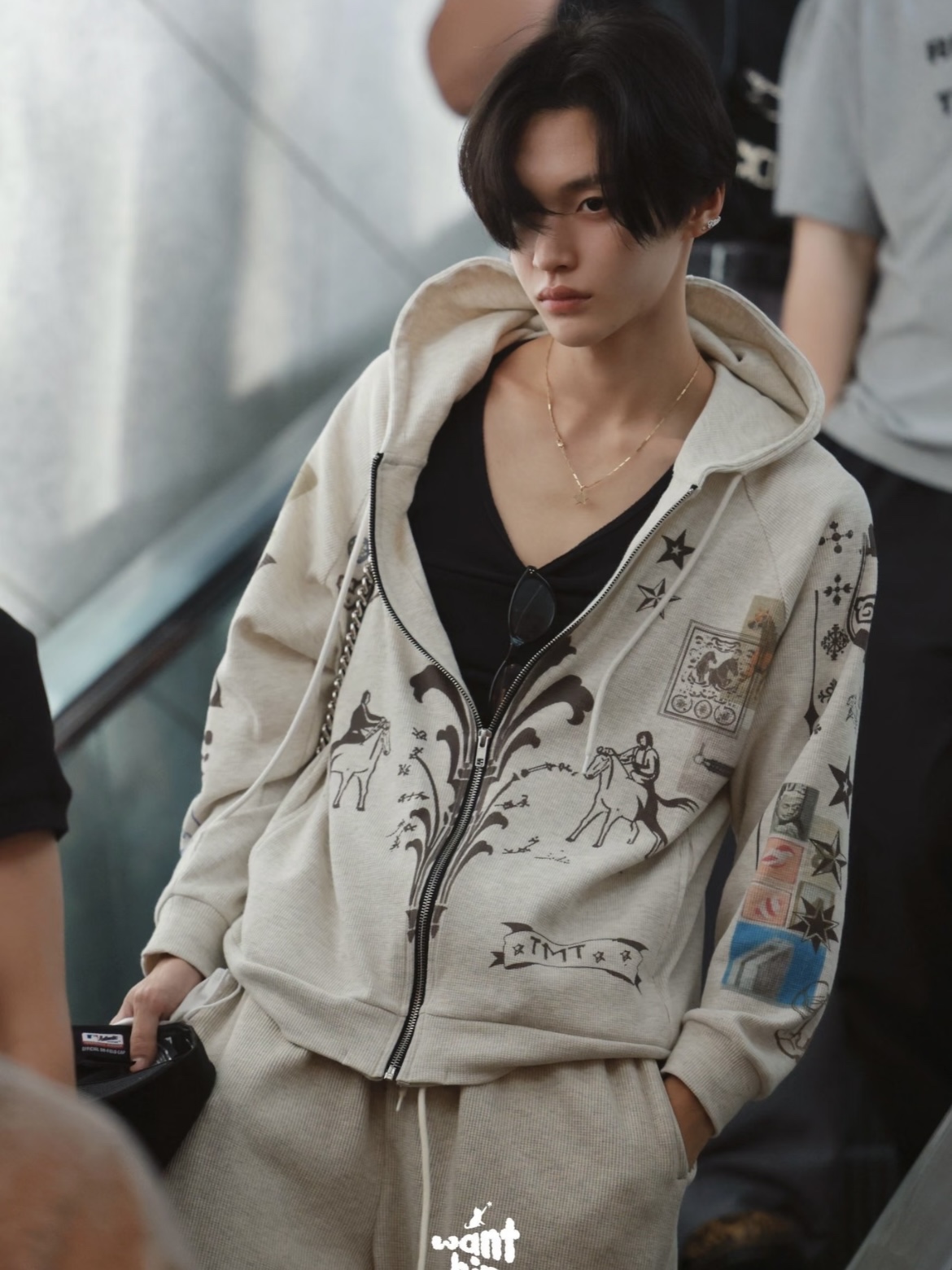 Blackpink Jennie Inspired Horse Graffiti Print Hoodie Jacket