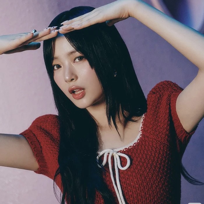 IVE Wonyoung & LE SSERAFIM Eunchae Inspired Red Knit Top