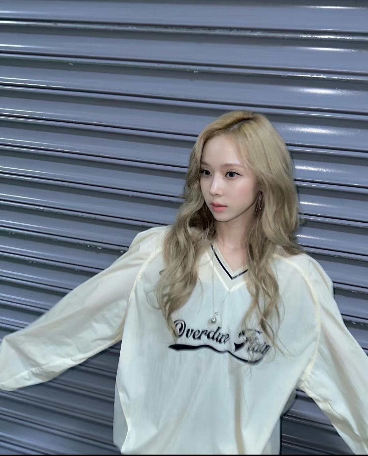 Aespa Winter Style Waterproof Nylon Oversized T-Shir