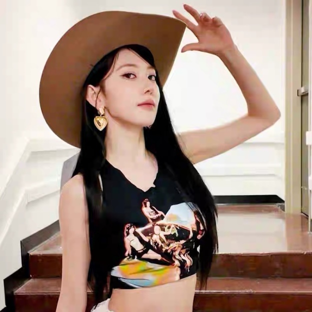 LE SSERAFIM 2025 Tour EasyCrazyHot in North America Merch Inspired T-Shirt