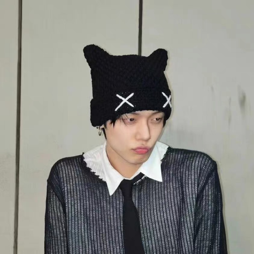 TXT Yeonjun Black Horn-shaped Knitted Hat