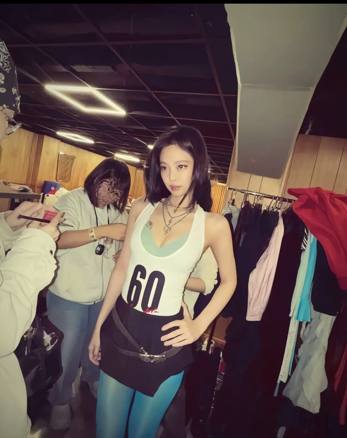 Square-neck backless camisole-Blackpink Jennie