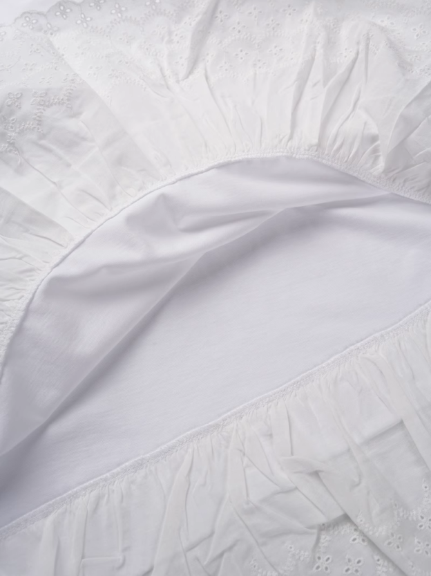 IVE Rei Lace Spliced Hem Short Sleeve T-Shirt