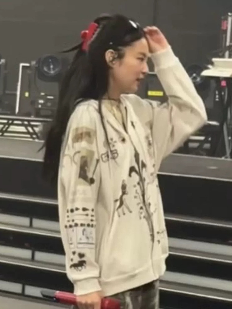 Blackpink Jennie Inspired Graffiti Print Hoodie Jacket