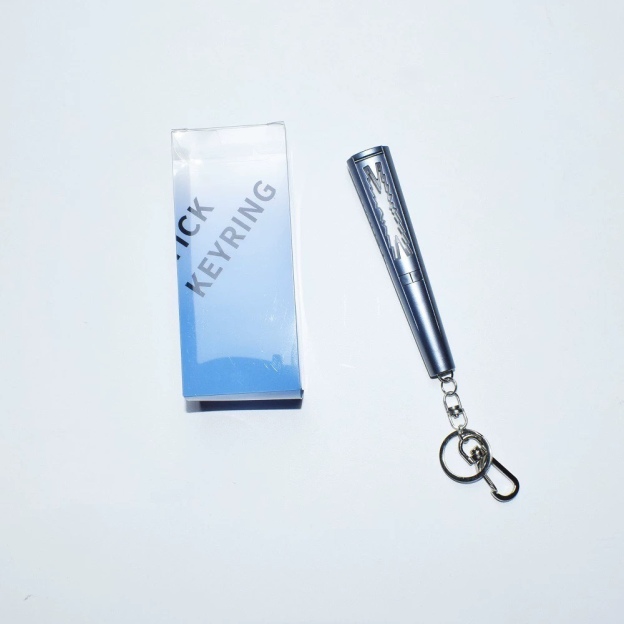 LE SSERAFIM Inspired Mini Light Stick Keychain